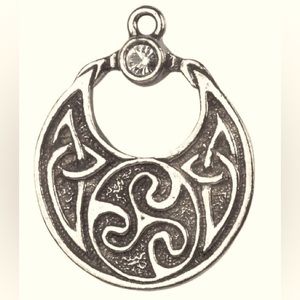 Celtic Sorcery Charm for Courage and Tenacity.
